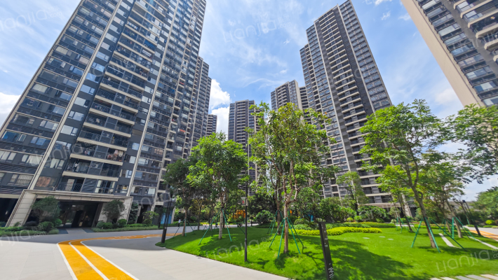 城发榕华里外景图