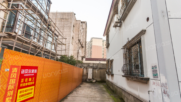 松新别墅区外景图