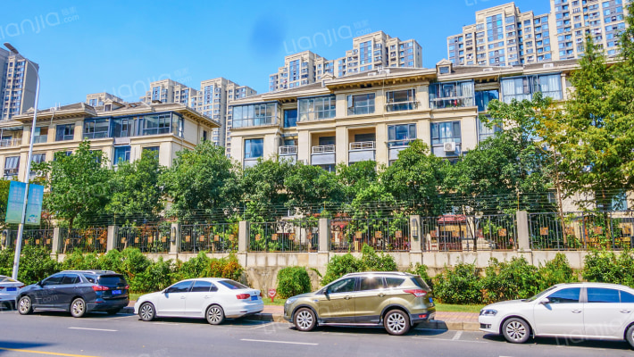 绿地玫瑰城东区外景图