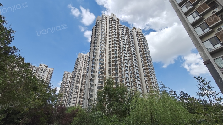 颐景蓝湾外景图