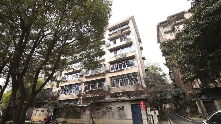 万发宿舍外景图