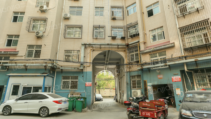 卧龙公寓外景图