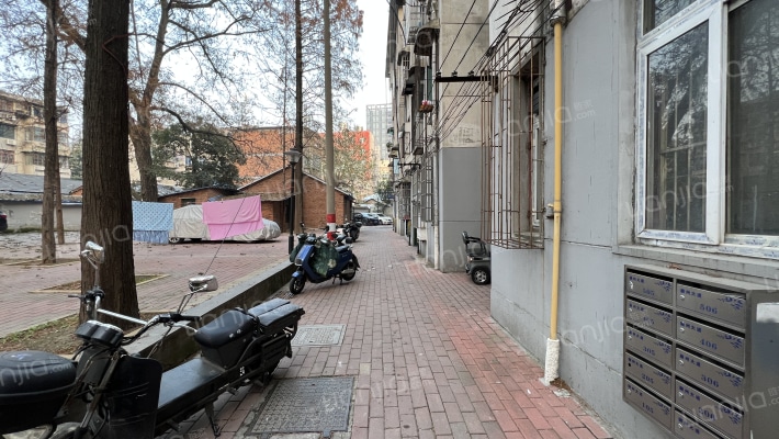 中市区政府宿舍外景图