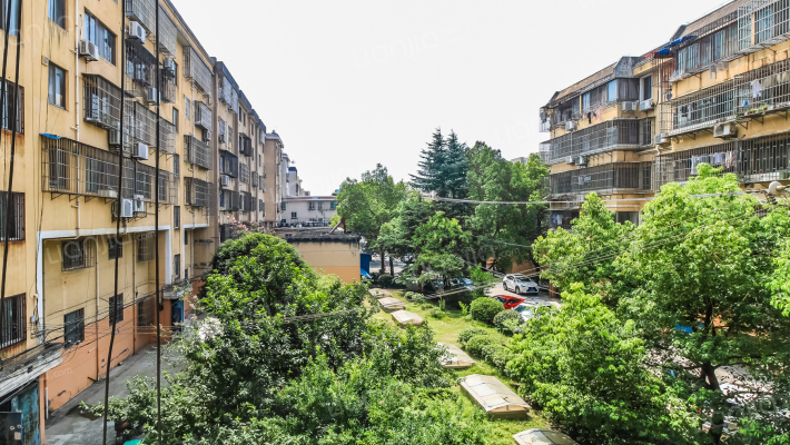 东方公寓外景图