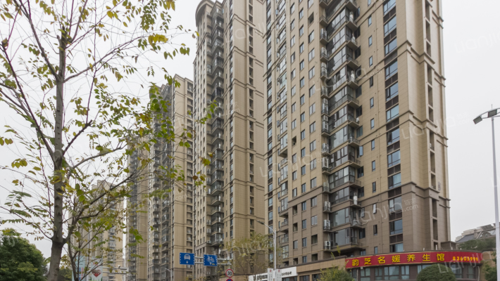 江湾1号翡翠湾外景图