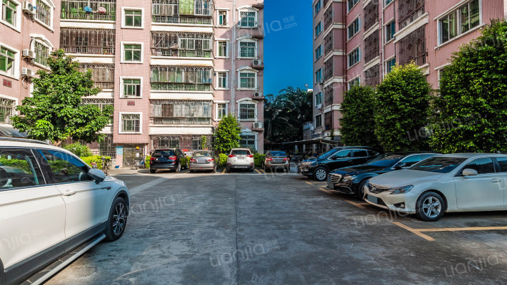 微利房小区外景图