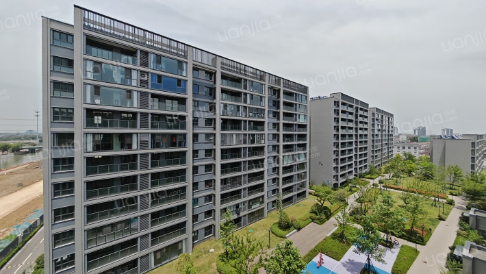 融创碧桂园霞客映外景图