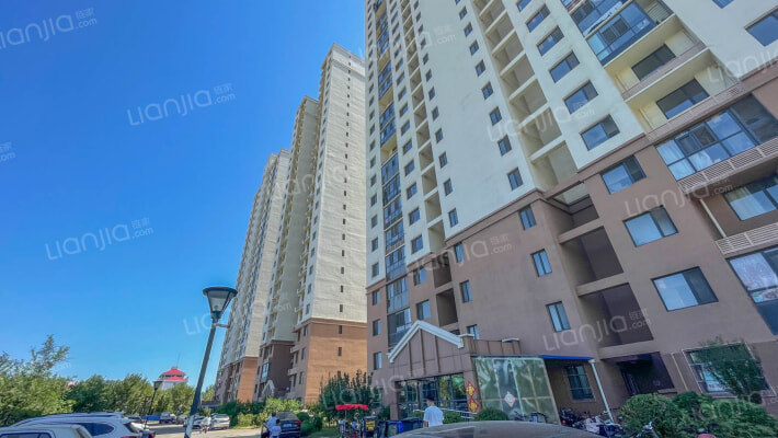 华纳瑞都小区外景图