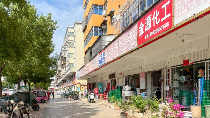 驻马店市回族小学家属院外景图
