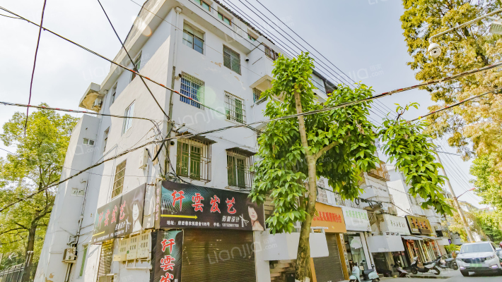 农机宿舍外景图