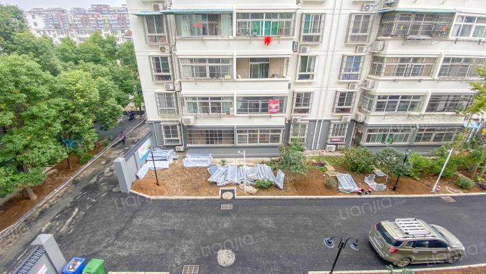 实验小学住宿楼外景图