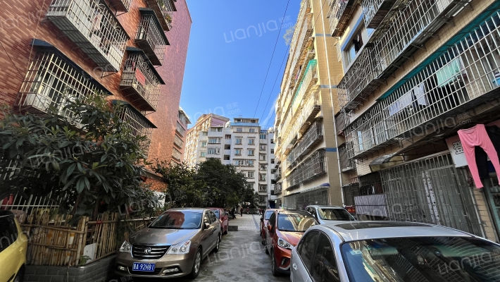 登高小区外景图