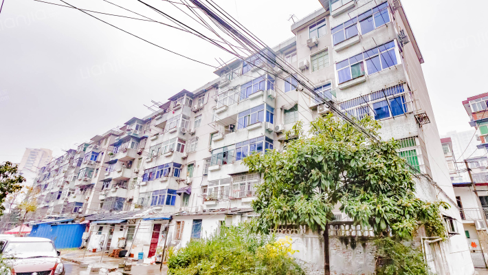 花冲村住宅区外景图