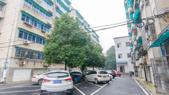 市委办公厅宿舍小区外景图