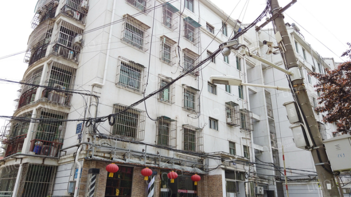 静华公寓外景图