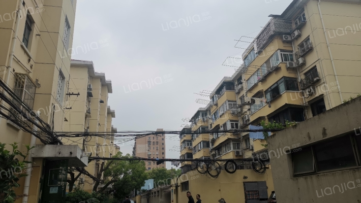 虹桥机场新村外景图