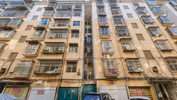 贤士广场外景图