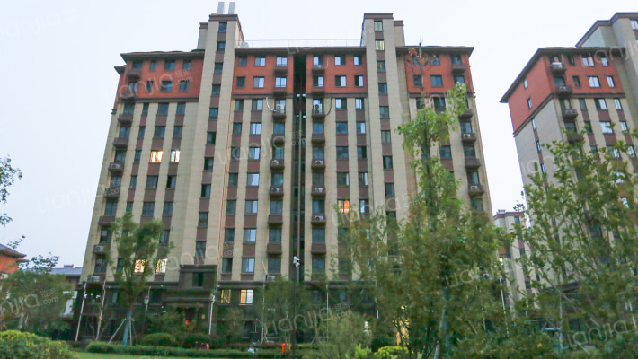 驿龙华府外景图