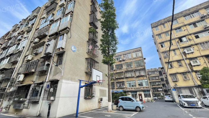 樊城区委家属院外景图