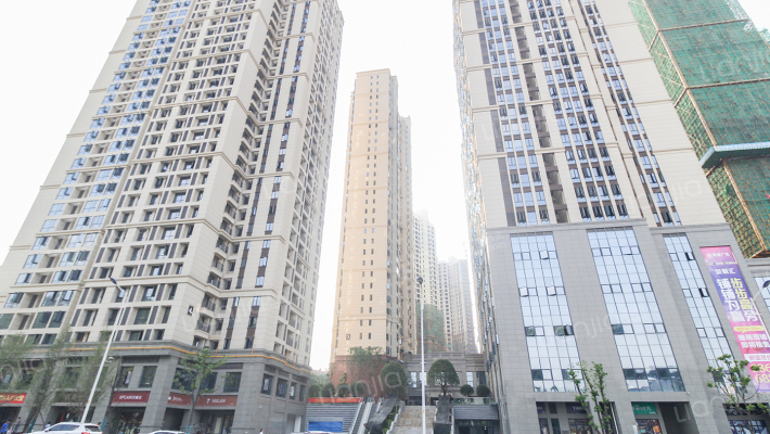 荣泰广场外景图