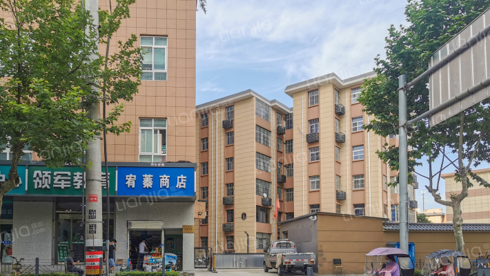 秦安小区外景图