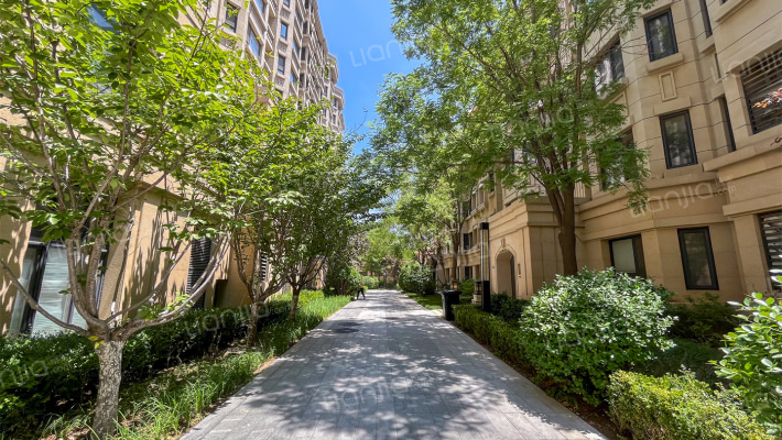 天房天拖盈秀园外景图