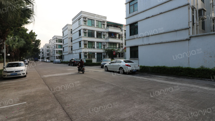 祈福新村湖景居外景图