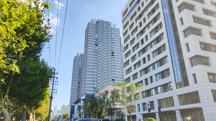 华强广场外景图