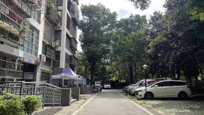 新山复郡外景图