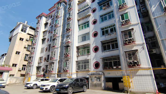 电力制杆宿舍外景图