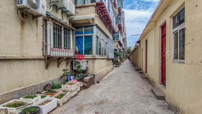 中凡鲁鼎广场外景图