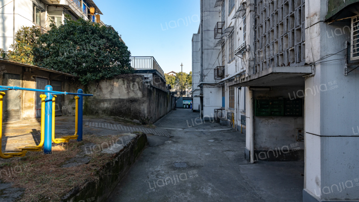 金刚庙前外景图