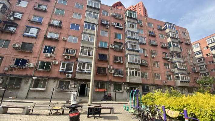 沿湖小区外景图