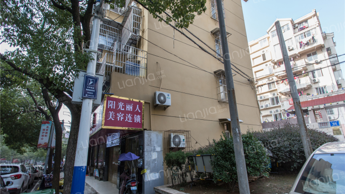 龙门口街外景图