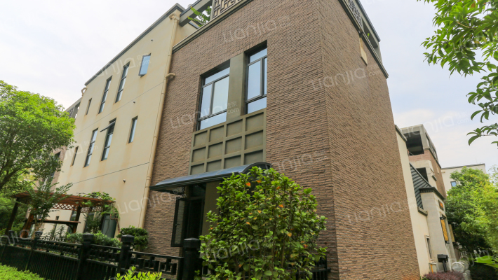 绿创中心九龙和院外景图