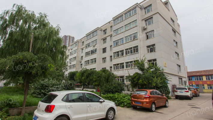 纬一花园外景图