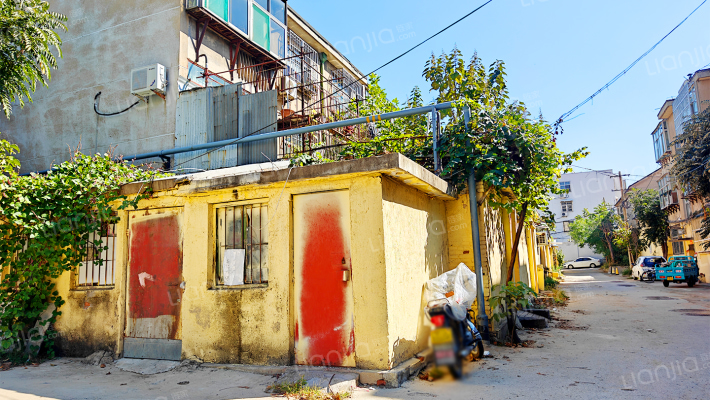物资局宿舍外景图
