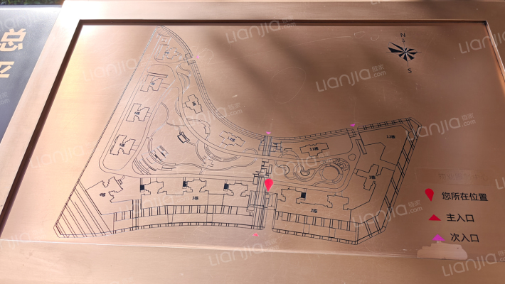 三利麓山城春风里外景图