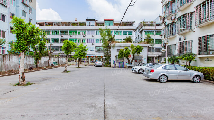 罗南小区外景图