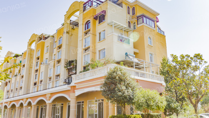 罗纳河谷外景图