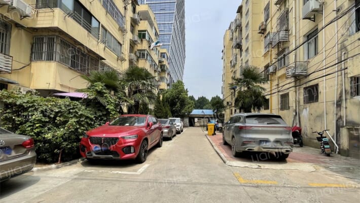 燃气集团公司宿舍外景图