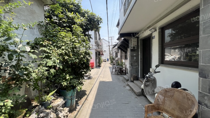 潭子里散盘外景图