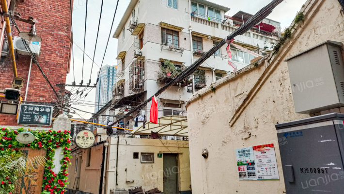 建国中路137弄外景图