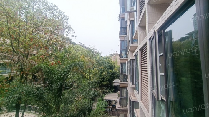 山水四季城外景图