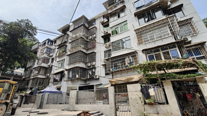 长沙十五中教职员工宿舍外景图