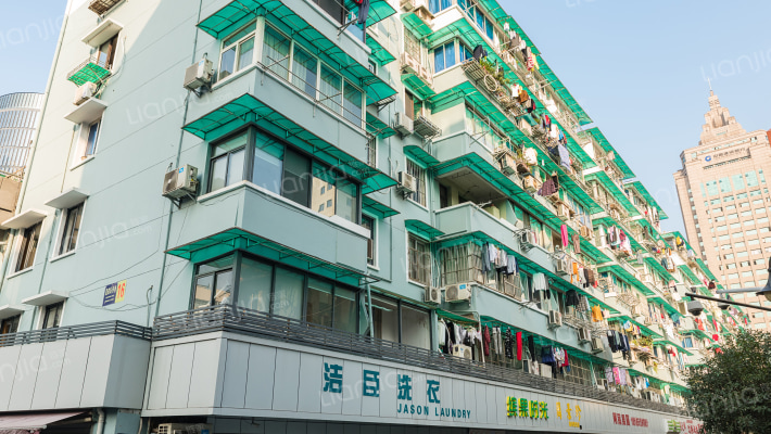 直戒坛寺巷外景图