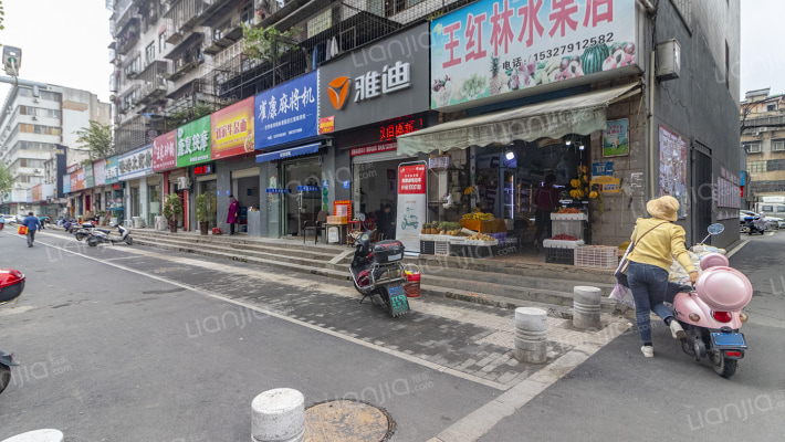 丹江路县百货家属院外景图