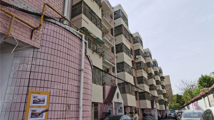 税居苑小区外景图