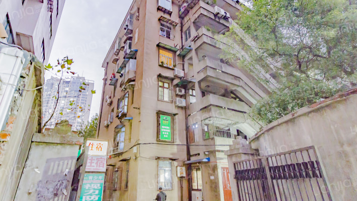 武汉小学单位宿舍外景图