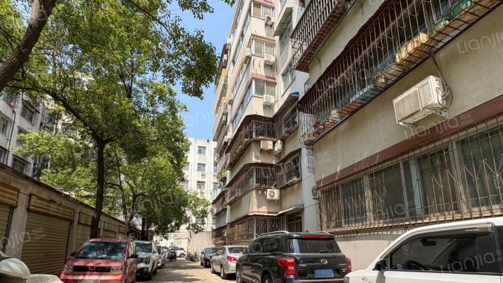 农业局住宅楼外景图